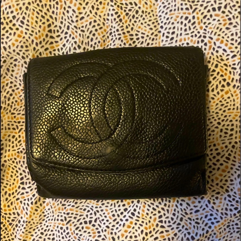 Vintage Chanel wallet. This one will be hard to give up 🥺